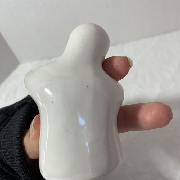 HUGGING GHOSTS BLACK WHITE SALT AND PEPPER SHAKERS - Picture 8 of 12